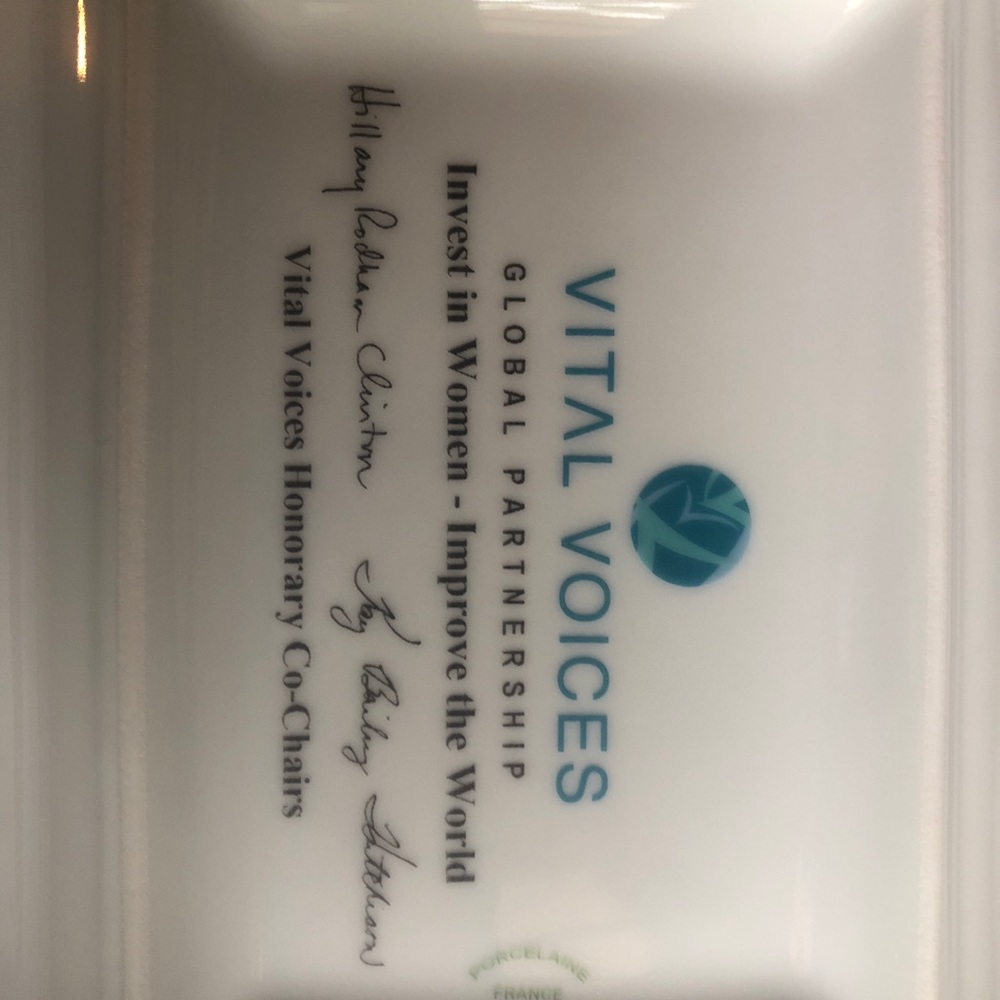 Paris Porcelain Limoges Trinket Tray 7 X 8” Vital Voices - Picture 5 of 5